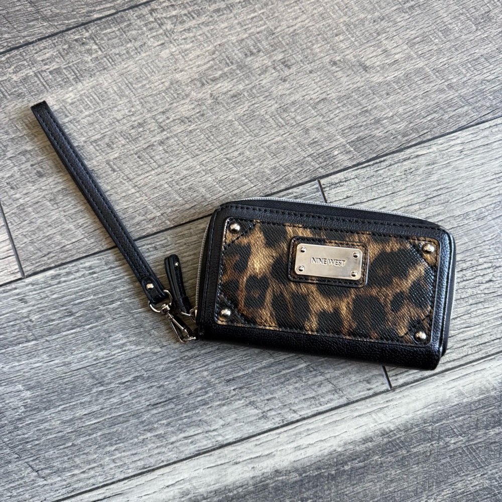 Nine West Leopard Animal Print Wristlet Wallet Card Holder